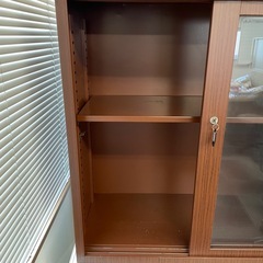 コクヨ　木製キャビネット　鍵付き　事務所棚　オフィス家具の画像