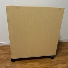 サイドテーブル　タイヤつきの画像