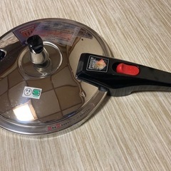 IH対応　 ステンレス圧力鍋　3L　説明書箱付きの画像