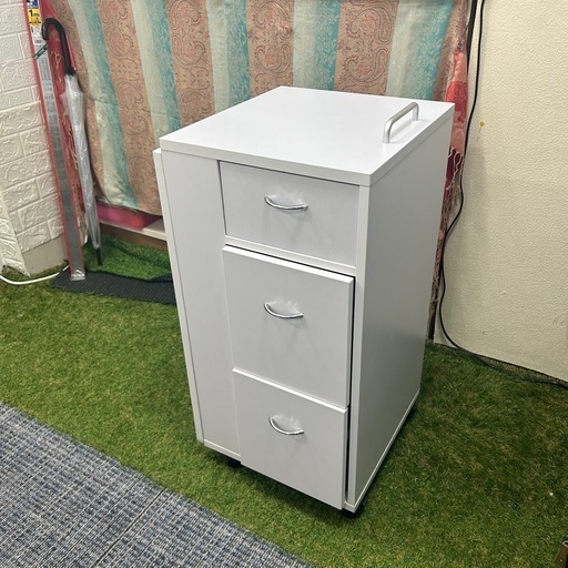 美品　折りたたみ ネイルテーブル イスセット　ホワイト