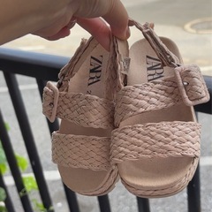 ZARA キッズサンダル　美品