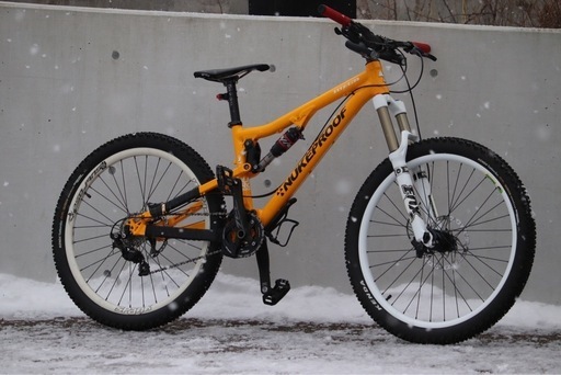 競技用マウンテンバイク