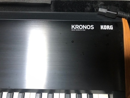 【中古美品】
KORG　KRONOS2-88 　ハードケース付き