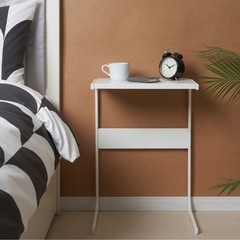 IKEA サイドテーブルの画像