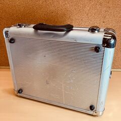 アタッシュケース W40×D12×H33cm（シルバー）の画像