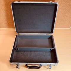 アタッシュケース W40×D12×H33cm（シルバー）の画像