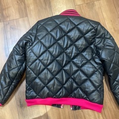 レディースダウンジャケット とNIKEウインドウブレーカー
の画像