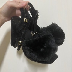 パンプス　ファー