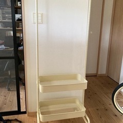 ハンガー掛け付きワゴン