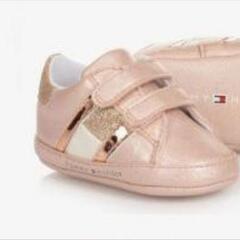 TOMMY　ファーストシューズ　キラキラピンクカラー