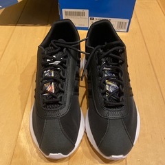 アディダスオリジナルス