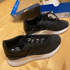 アディダスオリジナルスの画像