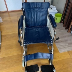 スチール製　車いす　ヘッドレスト付き