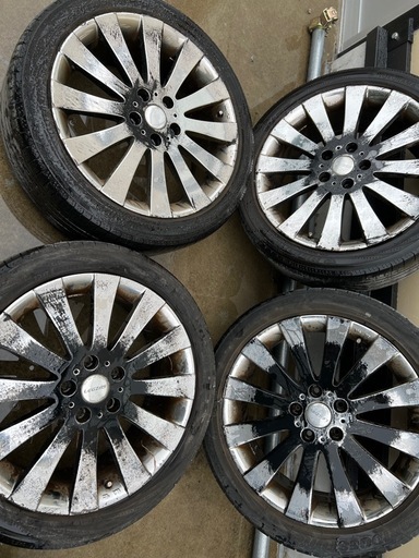 タイヤホイール4本セット　
タイヤ使用不可　225/45R18　LEGZAS 18インチアルミホイール