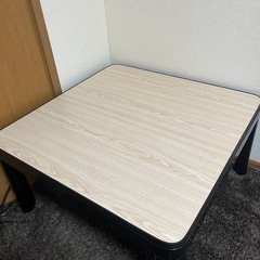 (決まりました)コタツ机  コード付き  美品の画像