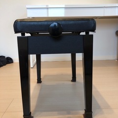 ピアノ椅子の画像