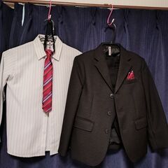 スーツ　男の子 130㌢サイズ