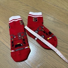 ①消防車　靴下の画像