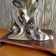 鷹の置物 鳥の置物 鉄製 置物 鷹 台座付の画像