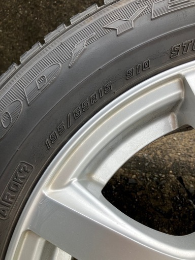【値下げ】グッドイヤー　アイスナビ　スタッドレス　195/65/R15