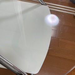 ガラスの机の画像