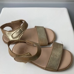 貰ってください　H&M キッズ サンダル ゴールドの画像