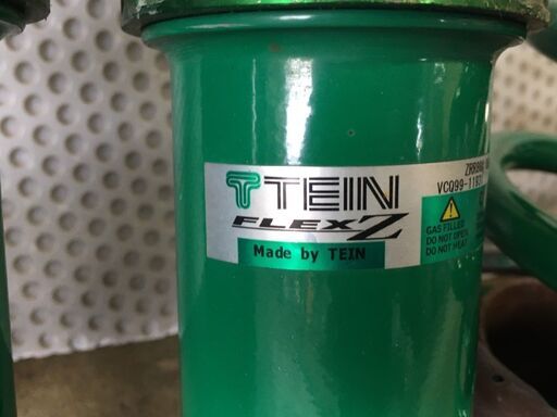 TEIN　車高調　エスクワイア　ZRR80