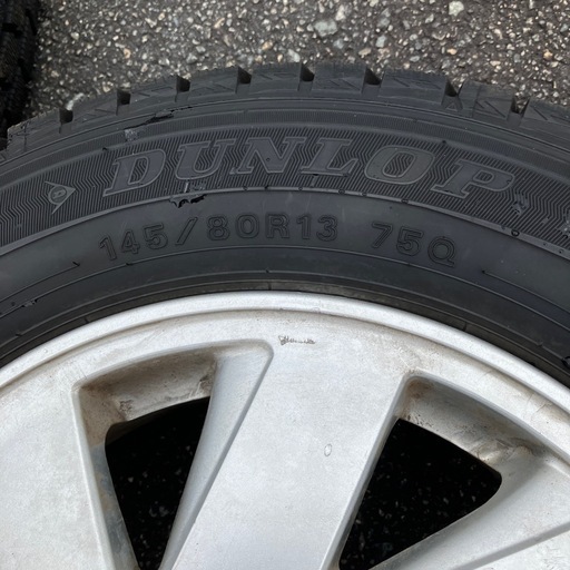 ダンロップ145/80R13スタッドレスタイヤアルミ付き4本セット