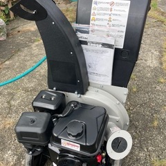 【極美品】ハイパワーエンジン粉砕機の画像