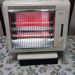 電気ストーブ　８００ワット