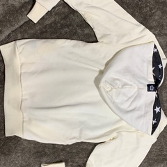 新品未使用　自宅保管　ベビド　パーカー150の画像