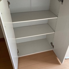 食器棚の画像