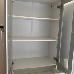 食器棚の画像
