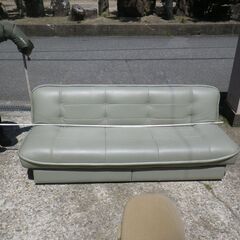 ソファーベッド　引き出し付き