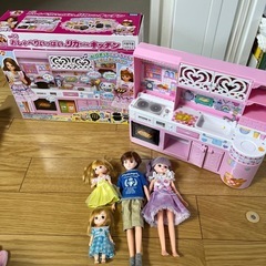 タカラトミー【りかちゃんのおうちとりかちゃんまとめて】