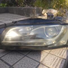 アウディ（audi）ヘッドライト✕２の画像