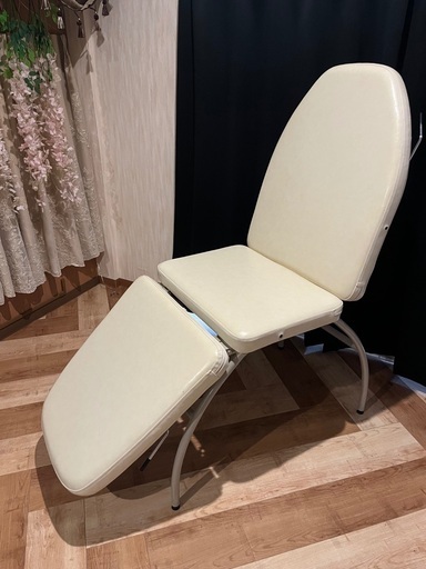 フェイシャルベッド 特別価格8,000円→4,000円\n
