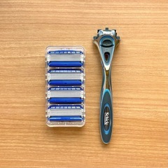 【新品・未使用】Schick HYDRO5本体と刃4個セット＋お...