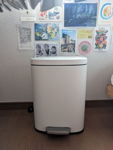ゴミ箱・ ペダルペール バゲット (12L, Nitori)