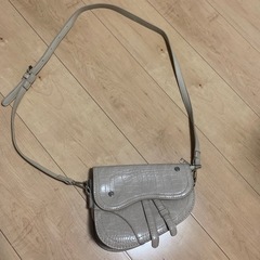 ベージュ　ショルダーバッグの画像