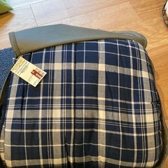 無印良品の楕円形こたつと布団セットの画像