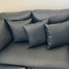 美品　　　ソファー　合皮黒　6人掛けの画像