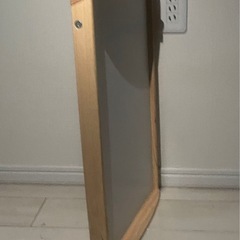 IKEAの折りたたみテーブル、木製の画像