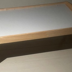 IKEAの折りたたみテーブル、木製