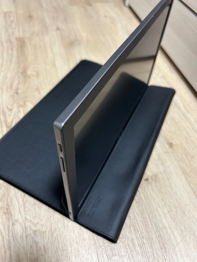 ASUS 15.6インチ　モニター