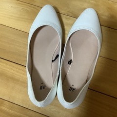 H &M  フラットシューズ　白　24cmの画像