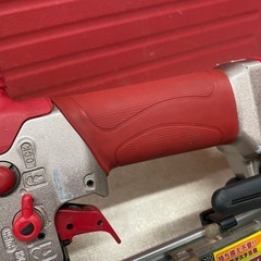 🌲 入荷【電動工具/大工道具】マックス高圧ピンネイラ HA-50P2【地域最大電動工具高価買取アールワン田川】の画像