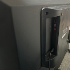 ハイセンス32型TV新品リモコン高音質で薄型スピーカー搭載の画像