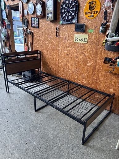 J0714 パイプベッド