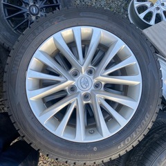 ダンロップ 215/55R17 スタッドレスタイヤ バリ溝 2023年製